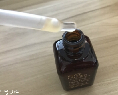 雅詩(shī)蘭黛適合油性皮膚嗎？