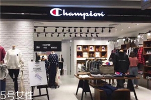 champion的衣服怎么樣？衣柜不能少的基本款
