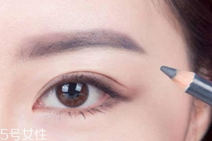 眉筆顏色怎么選擇？與發(fā)色一致不出錯(cuò)