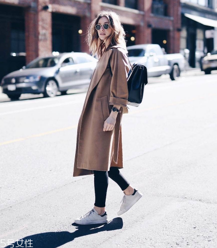 上班族背什么包包好看？這三款讓你每天造型百變