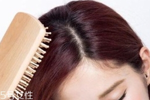 怎么讓頭發(fā)蓬松？換個(gè)方向分發(fā)線