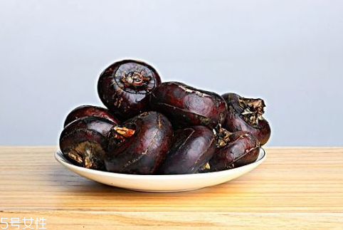 馬蹄皮可以吃嗎 荸薺削皮方可食用 馬蹄皮可以吃嗎 荸薺削皮方可食用