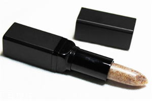 唇部磨砂膏有用嗎？有效淡化唇色