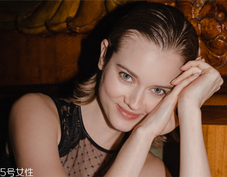 填充法令紋后笑會僵嗎？一定要選擇有資質的醫(yī)院