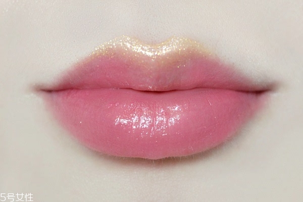 金色口紅怎么搭配好看？這樣輕松駕馭