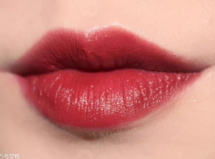 素顏適合什么顏色口紅？增添氣色又顯白