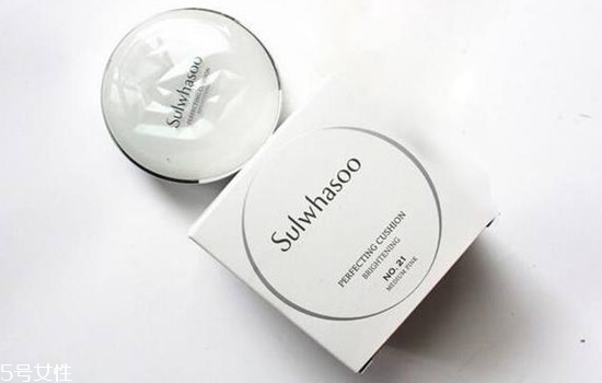 雪花秀氣墊和ysl氣墊哪個好？補妝也會很自然