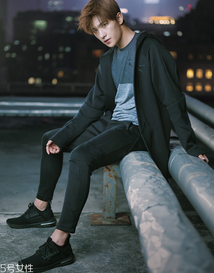 運(yùn)動(dòng)鞋可以用洗衣機(jī)甩干嗎？會對洗衣機(jī)造成很大損傷