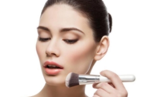 罐骨高怎么打腮紅？避開顴骨打淡色腮紅