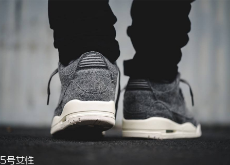 運(yùn)動(dòng)鞋可以配牛仔褲嗎？學(xué)會(huì)搭配特別有范兒