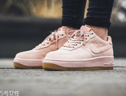 運(yùn)動(dòng)鞋會(huì)越穿越大嗎？多備幾雙輪流穿