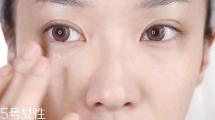 怎么遮瑕雀斑效果最好？雀斑遮瑕少不了遮瑕筆