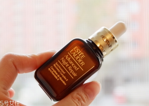 雅詩蘭黛精華和眼霜怎么用？其實是有先后順序的