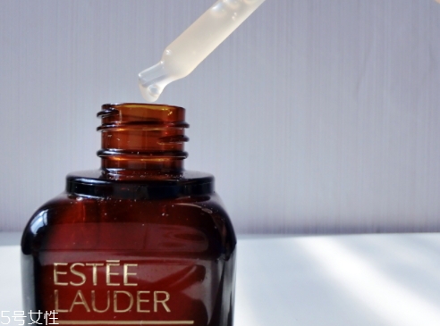 雅詩蘭黛精華和眼霜怎么用？其實是有先后順序的