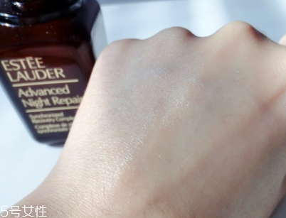 雅詩蘭黛精華和眼霜怎么用？其實是有先后順序的