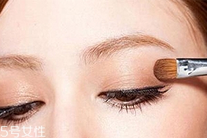 黃皮適合什么眼影？煙熏和大地色最合適