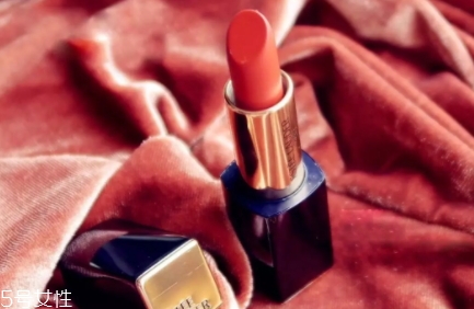 雅詩蘭黛口紅哪個色號最火？哪些最適合黃皮？