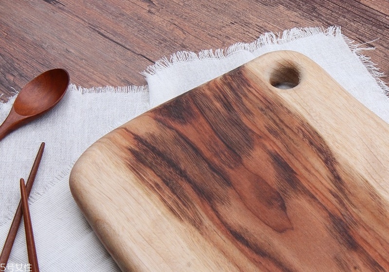 木制餐具廚具怎么清潔保養(yǎng) 木制餐具廚具怎么清潔保養(yǎng)