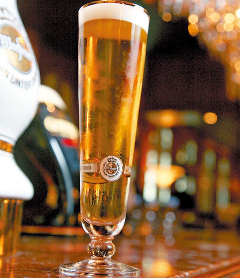 倒啤酒的正確方法 品啤酒必懂知識 倒啤酒的正確方法 品啤酒必懂知識