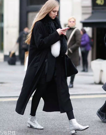 粗跟靴怎么搭配？舒適與時(shí)尚并存