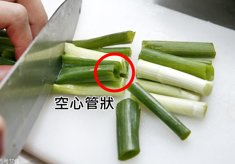 蔥和蒜苗的區(qū)別 蔥蒜怎么區(qū)分 蔥和蒜苗的區(qū)別 蔥蒜怎么區(qū)分