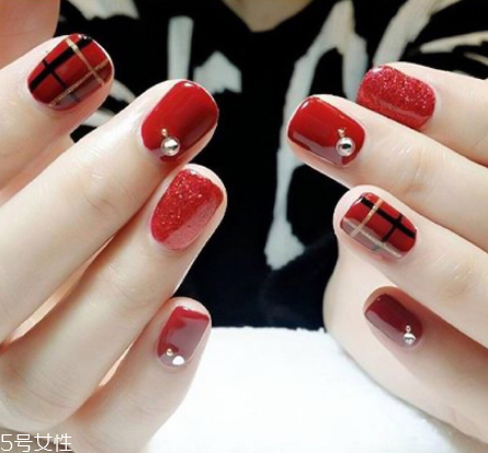 2018新年美甲款式 適合新年的美甲 2018新年美甲款式 適合新年的美甲