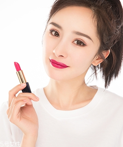 雅詩蘭黛口紅哪個系列好？傾慕vs戀愛唇膏