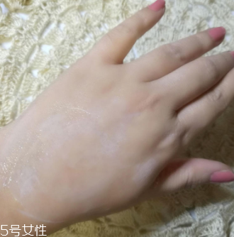 Florena護(hù)手霜怎么樣？滋潤(rùn)美白打造纖纖玉手