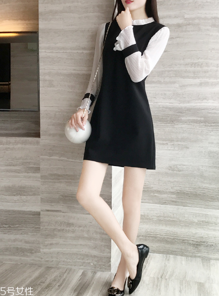 學(xué)院風(fēng)連衣裙怎么搭配？重新回到學(xué)生時代