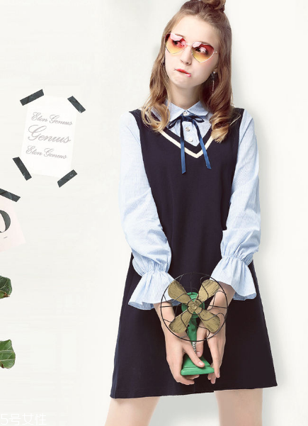 學(xué)院風(fēng)連衣裙怎么搭配？重新回到學(xué)生時代