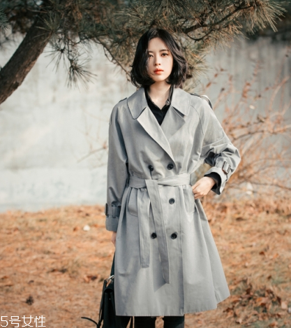 風(fēng)衣什么顏色好看？不同顏色不用風(fēng)采