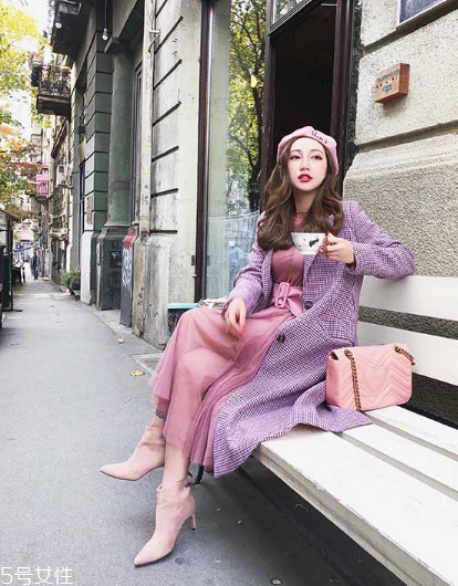 風(fēng)衣什么顏色好看？不同顏色不用風(fēng)采