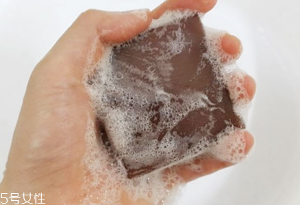 雪花秀宮中蜜皂好用嗎？好評度很高的一款潔面