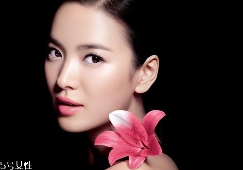 雪花秀凝脂玉和雨潤睡眠面膜哪個好？改善皮膚暗黃