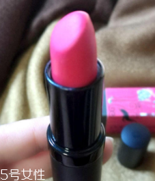 KM口紅持久嗎？持久度令人絕對(duì)滿意
