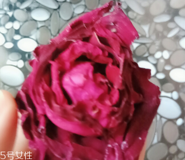 墨紅玫瑰可以天天喝嗎？玫瑰養(yǎng)顏也要適量