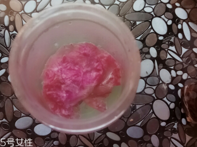 墨紅玫瑰可以天天喝嗎？玫瑰養(yǎng)顏也要適量