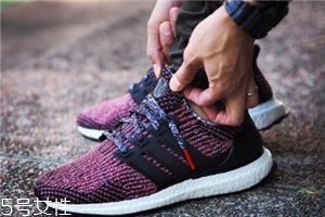 運(yùn)動(dòng)鞋鞋底變黃怎么辦?巧用衛(wèi)生紙來(lái)幫忙