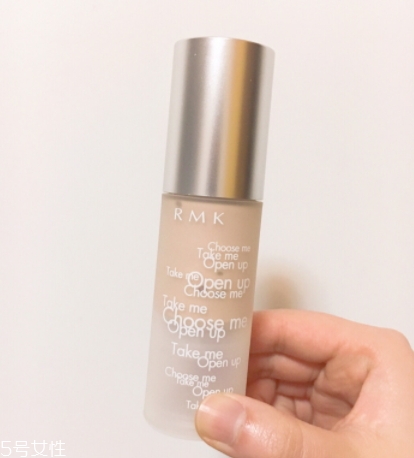 雅詩(shī)蘭黛粉底液和rmk粉底液哪個(gè)好？