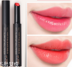 腮紅和口紅如何搭配？色彩不要太多