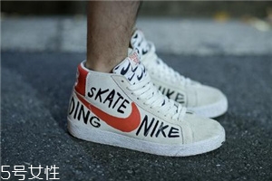 運(yùn)動(dòng)鞋鞋底響怎么辦？可能是進(jìn)水了