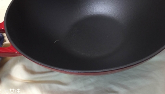 琺瑯鍋可以炒菜嗎？要選對琺瑯鍋