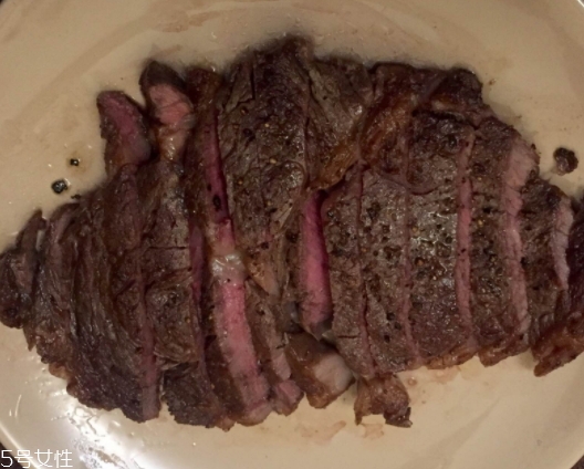 琺瑯鍋可以炒菜嗎？要選對琺瑯鍋