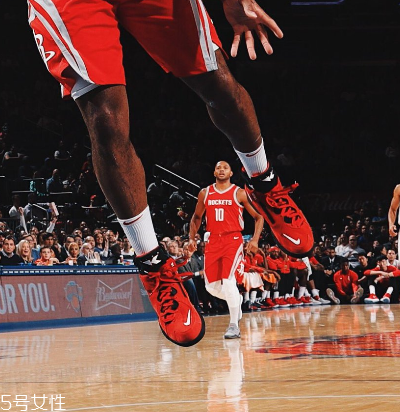 運(yùn)動(dòng)鞋鞋舌跑偏怎么辦？運(yùn)動(dòng)鞋舌頭老歪這樣解決