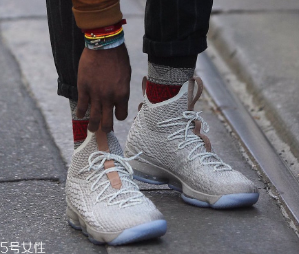 運(yùn)動(dòng)鞋有味道怎么去除？運(yùn)動(dòng)鞋去味小妙招