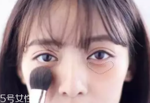 圓臉腮紅怎么打顯臉瘦？斜掃腮紅分分鐘變小臉