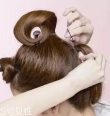 馬尾怎么扎顯臉??？馬尾位置越高越精神