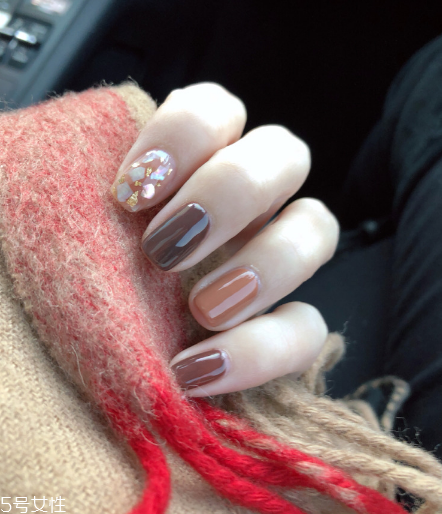 好看的紅絲絨美甲 適合新年的酒紅色美甲 好看的紅絲絨美甲 適合新年的酒紅色美甲