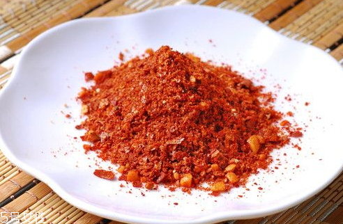 辣椒面長(zhǎng)蟲(chóng)還能吃嗎 變質(zhì)不要食用 辣椒面長(zhǎng)蟲(chóng)還能吃嗎 變質(zhì)不要食用