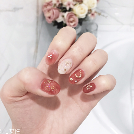 風(fēng)靡日本的冬季美甲合集 blingbling小仙女 風(fēng)靡日本的冬季美甲合集 blingbling小仙女